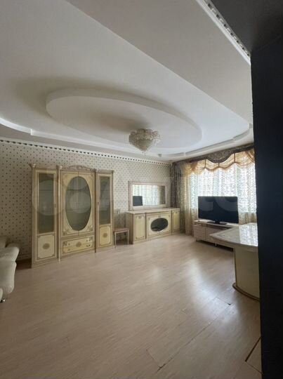 5-к. квартира, 300 м², 1/3 эт.