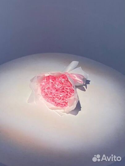 Букет из атласных роз скидки