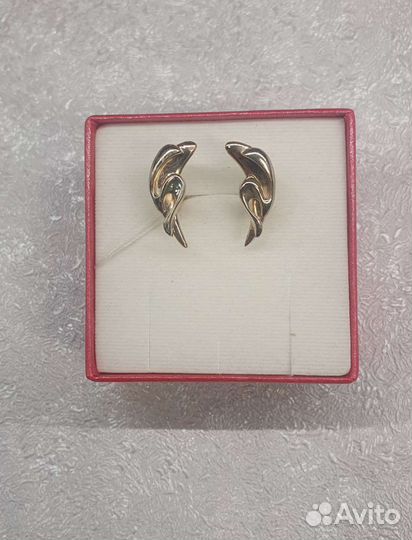 Золотые серьги 4,9 гр