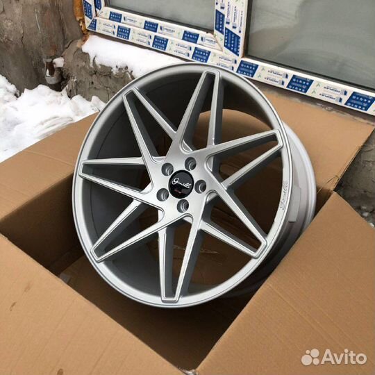 Диски Gianelle Parma R20 на Kia Stinger Lexus GS