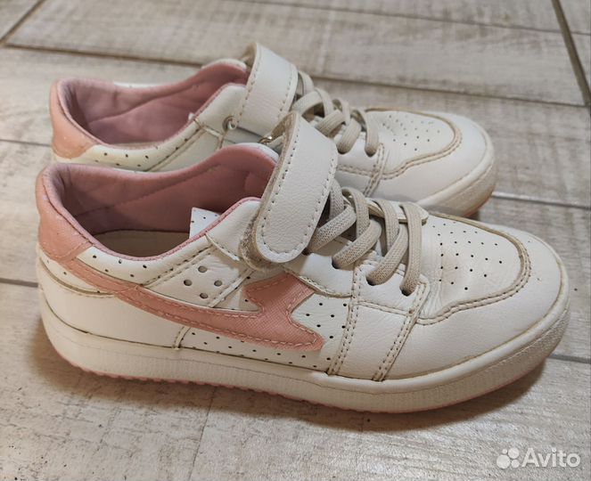 Кроссовки для девочки