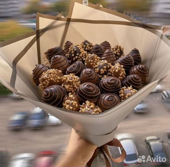 Клубника в шоколаде, подарок на праздник