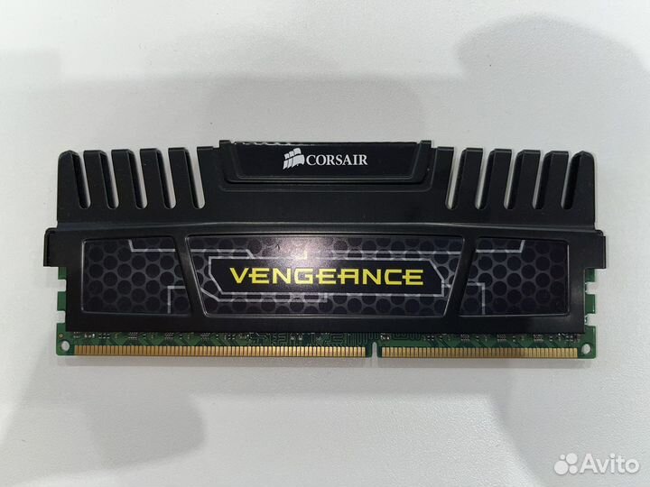 Corsair vengeance ddr3 1600mhz 8GB (1*8GB)