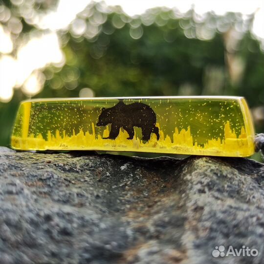 Браслет с медведем из эпоксидной смолы