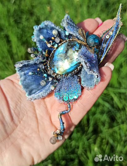 Брошь и кулон ручной работы- цветок с лабрадоритом