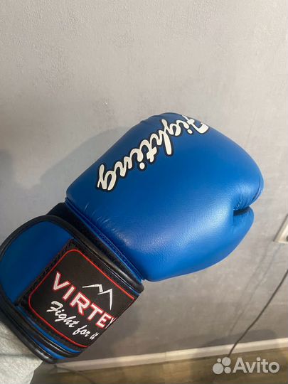 Боксерские перчатки