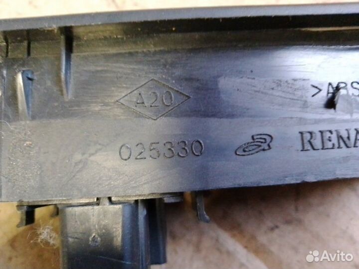 Блок управления стеклоподъемниками передний левый