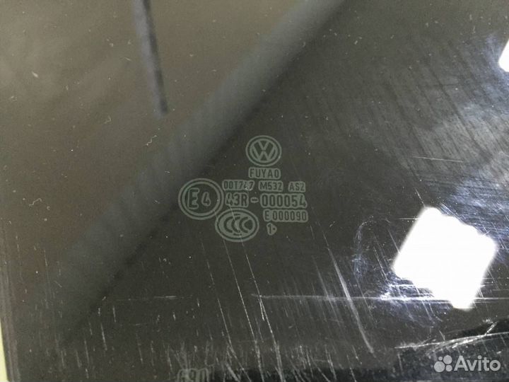 Стекло двери передней правой Volkswagen Polo Sed R