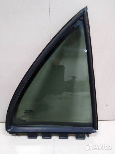 Стекло двери задней правой форточка Toyota Corolla