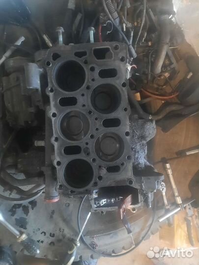 Двигатель AGZ 2 3 v5 volkswagen