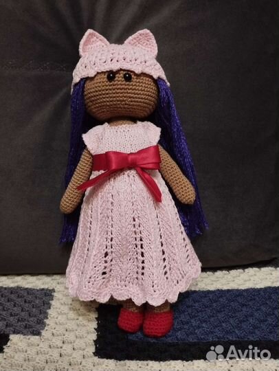 Вязаная кукла ручной работы