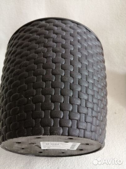 Комнатные горшки, стойки-опоры для цветов