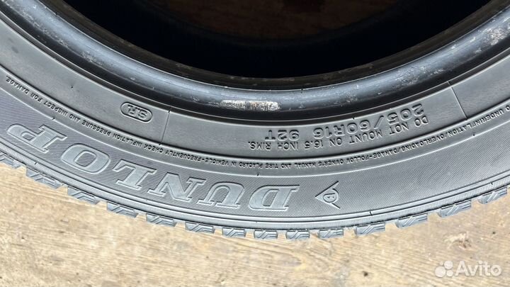 Dunlop SP Winter Ice 01 205/60 R16