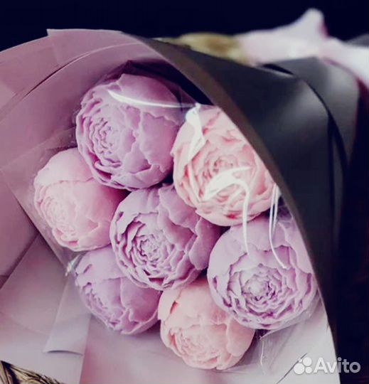 Сладкие букеты из шоколада и клубники