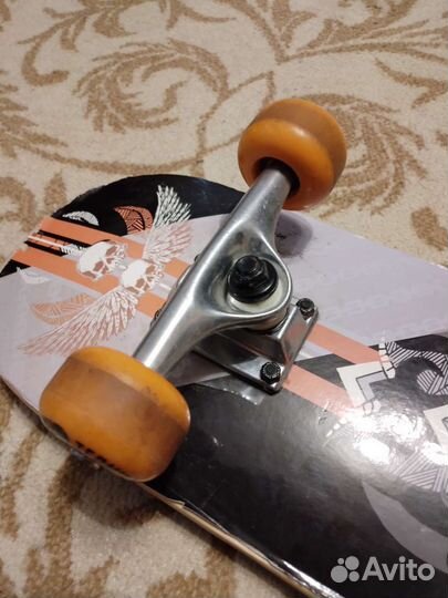 Деревянный скейтборд