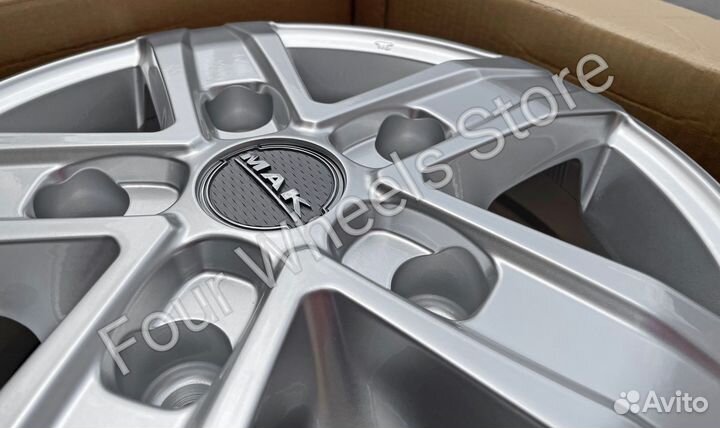 Диски на Лада Калина Спорт Веста Спорт R17