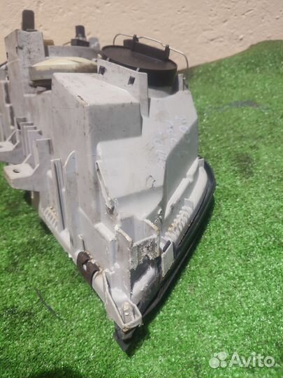 Передние фары Mercedes w202