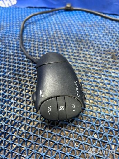 Кнопка управления магнитолой на руль Renault