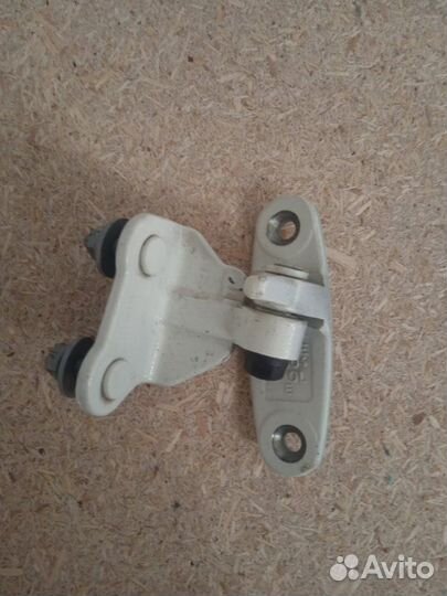 Петля двери задняя левая Mercedes Benz C200 W204