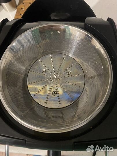 Соковыжималка центробежная (шнековая) Scarlett