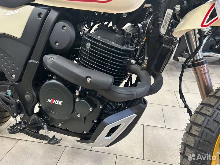Дорожный мотоцикл Minsk CX 650 белый новый
