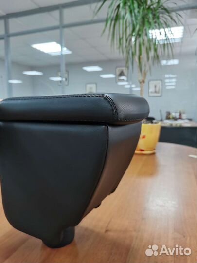 Автоподлокотники Rio-Solaris