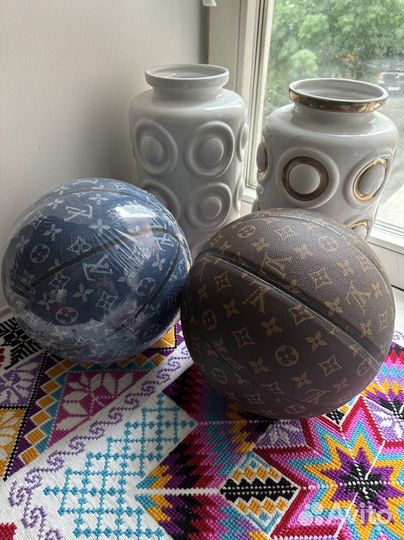 Баскетбольный мяч Louis Vuitton