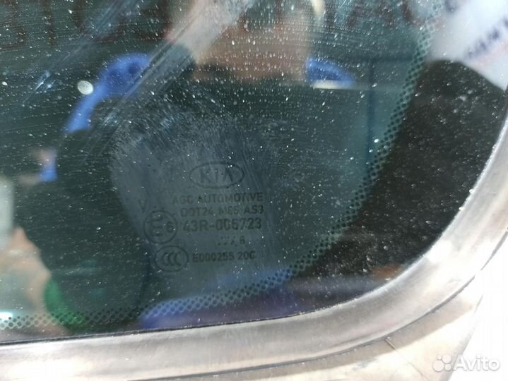 Стекло двери задней левой (форточка) Kia Sportage