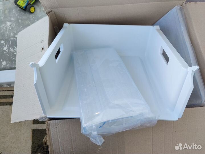 Выдвижной ящик морозильног отделения Bosch средний