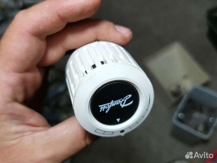 Термостатическая головка регулятор батареи