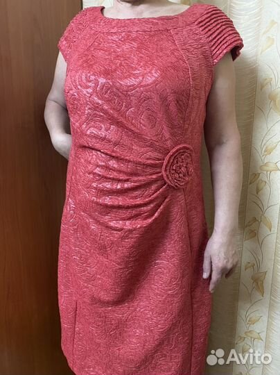 Платье коралловое 48-50