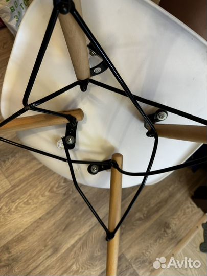 Стул и табурет сломанные