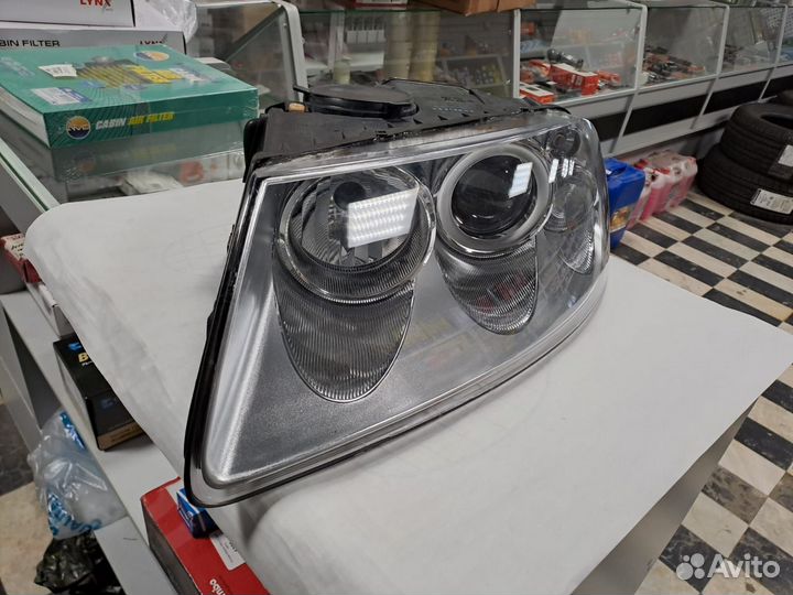 Фара основная правая/левая Voikswagen Touareg