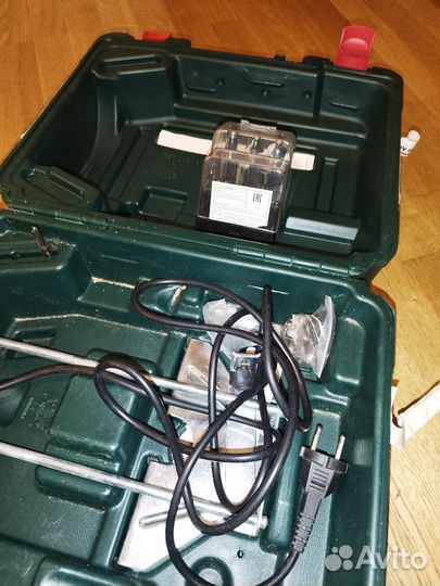 Фрезер Bosch POF 1400 ACE