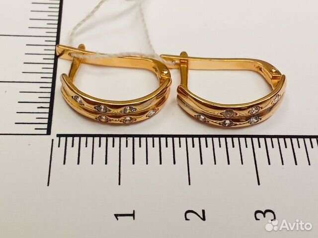 Серьги с синтетическим камнем Золото