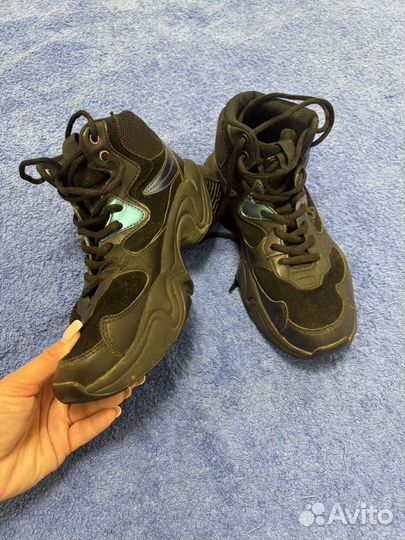 Кроссовки женские завышенные