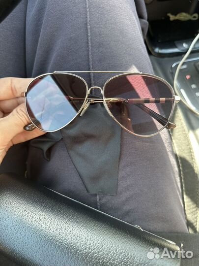 Солнечные очки burberry