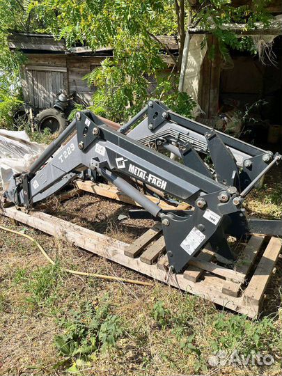 Фронтальный погрузчик 