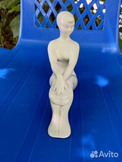 Статуэтка Девушка с подсолнухом, Чайка, Краснодар