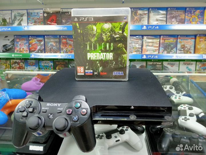 PlayStation 3 Slim + Aliens vs Predator