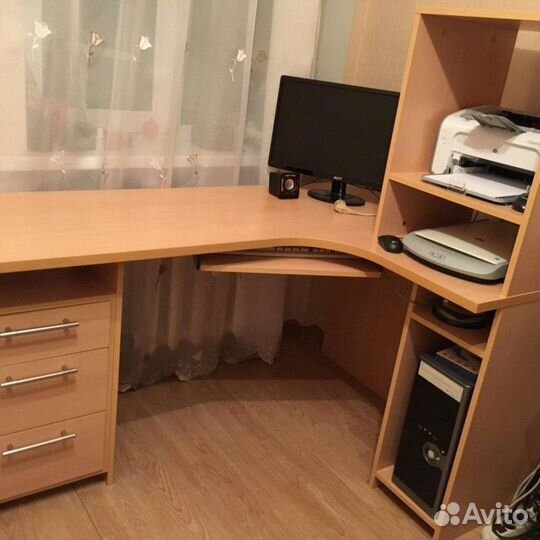 Компьютерный стол