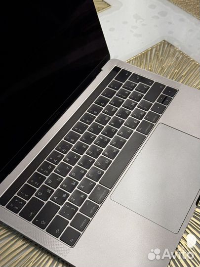 Apple MacBook Pro 13 2016 Touch Bar