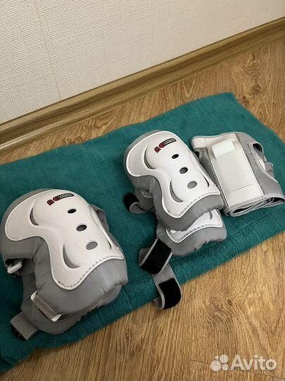 Коньки детские с защитной экипировкой