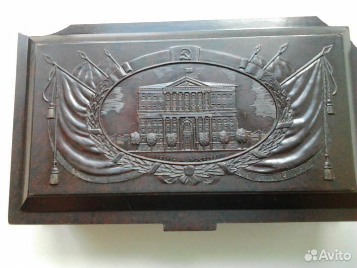 Старая бакелитовая шкатулка выпуска СССР