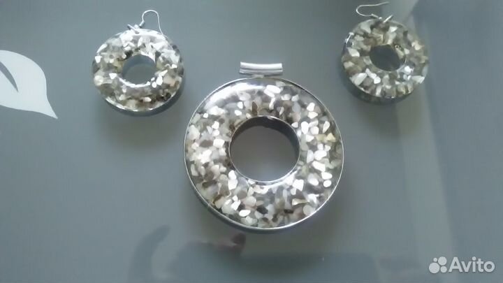 Кулон и серьги