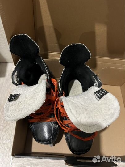 Коньки хоккейные размер 33 и 35