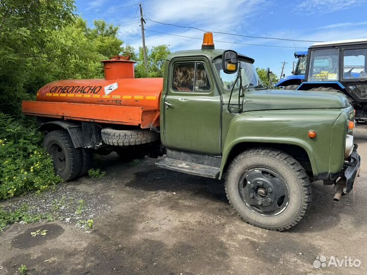 Бензовоз топливозаправщик