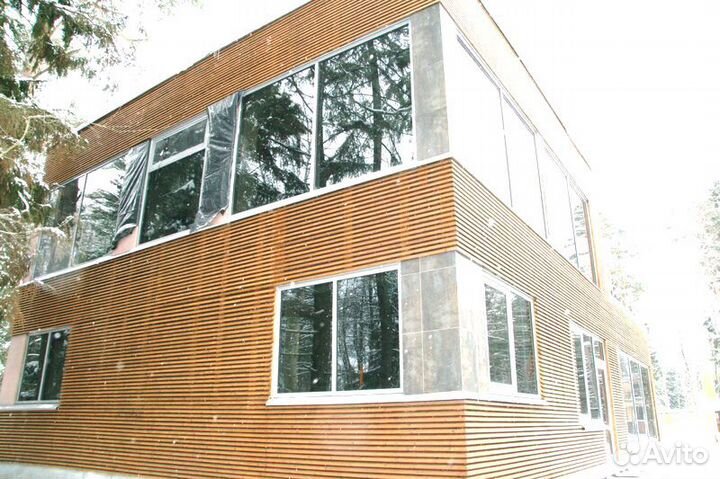 Окно в коттедж