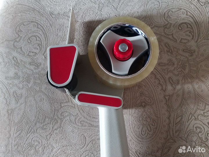 Диспенсер для скотча