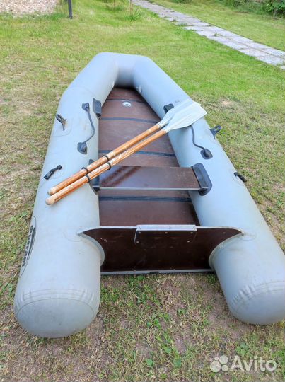 Лодка надувная резиновая + мотор